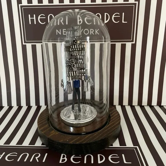 Henri Bendel Shopping Girl Memorabilia - Picture 6 of 11